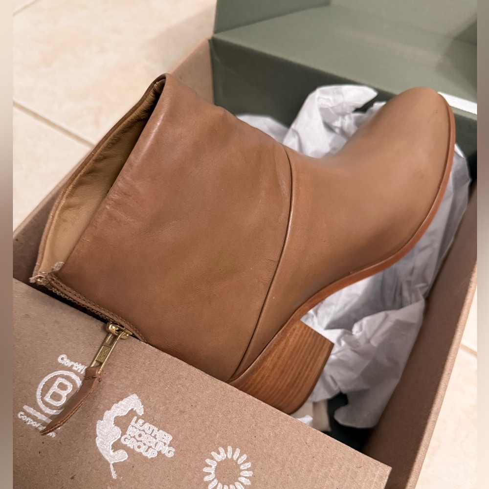 Nisolo Women’s 8.5 boots
